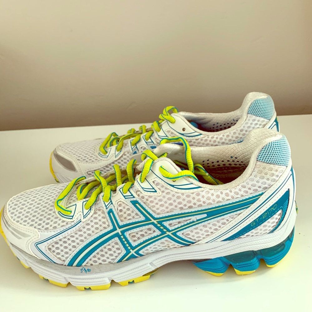 Never used Asics gel running shoe